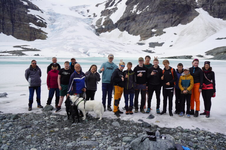 [Day 5] Glacier with students